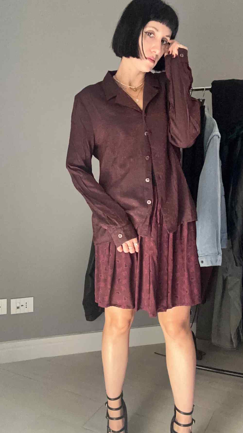 Camicia bordeaux con ricami