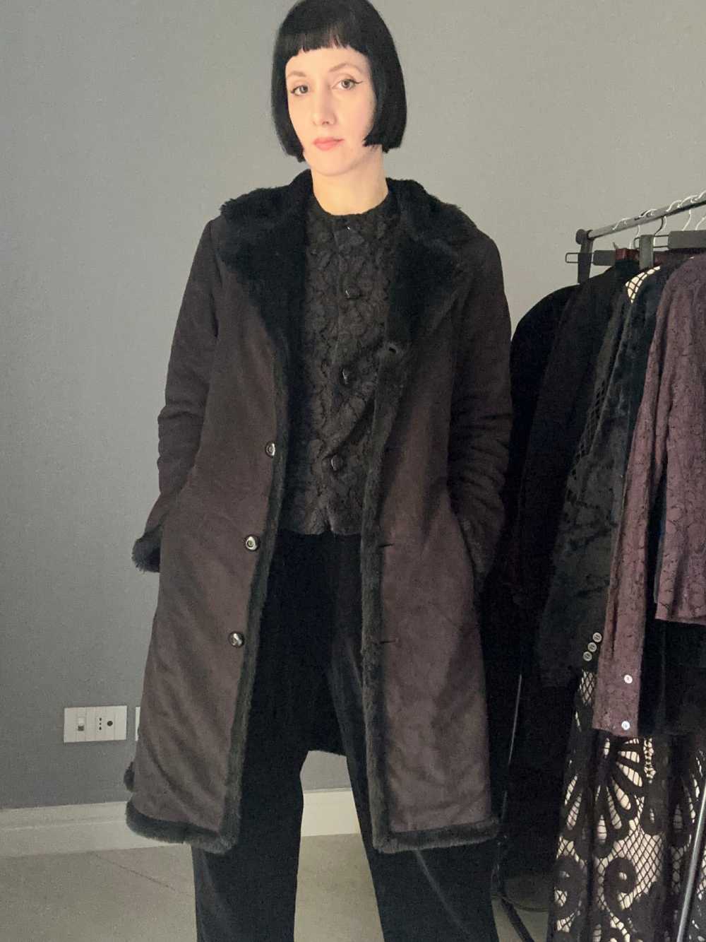 Cappotto con pelliccia sintetica