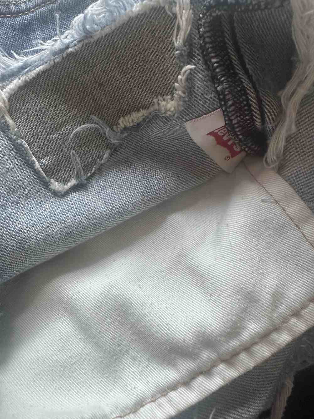 Shorts Levi’s con toppa