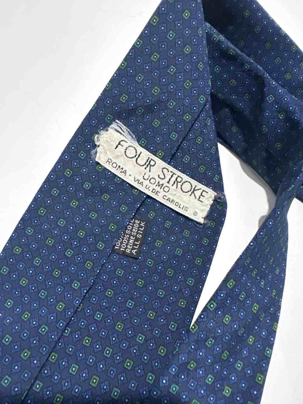 Cravatta blu in seta