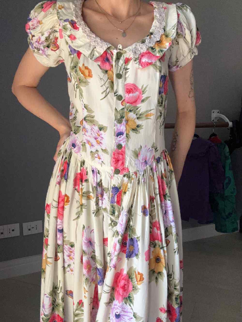 Abito panna con fiori