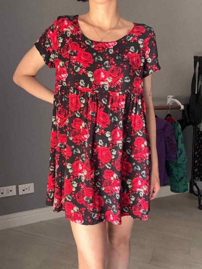 Abito corto con rose
