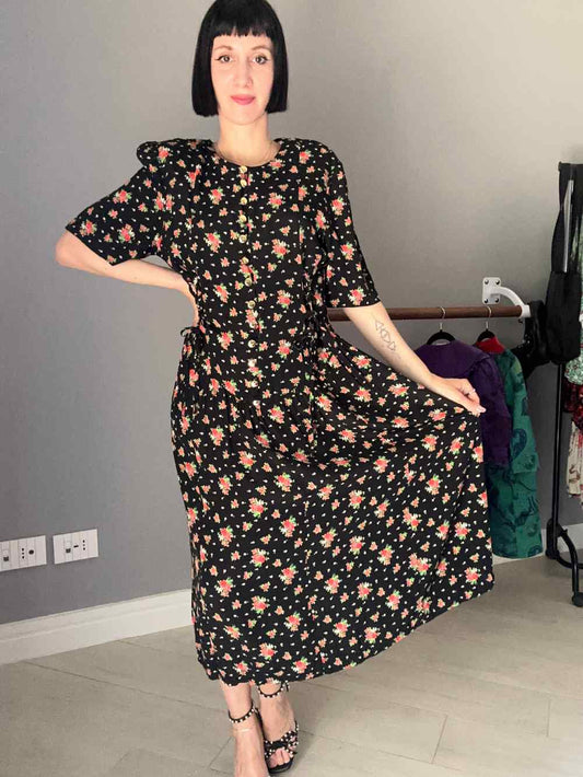 Abito nero floreale