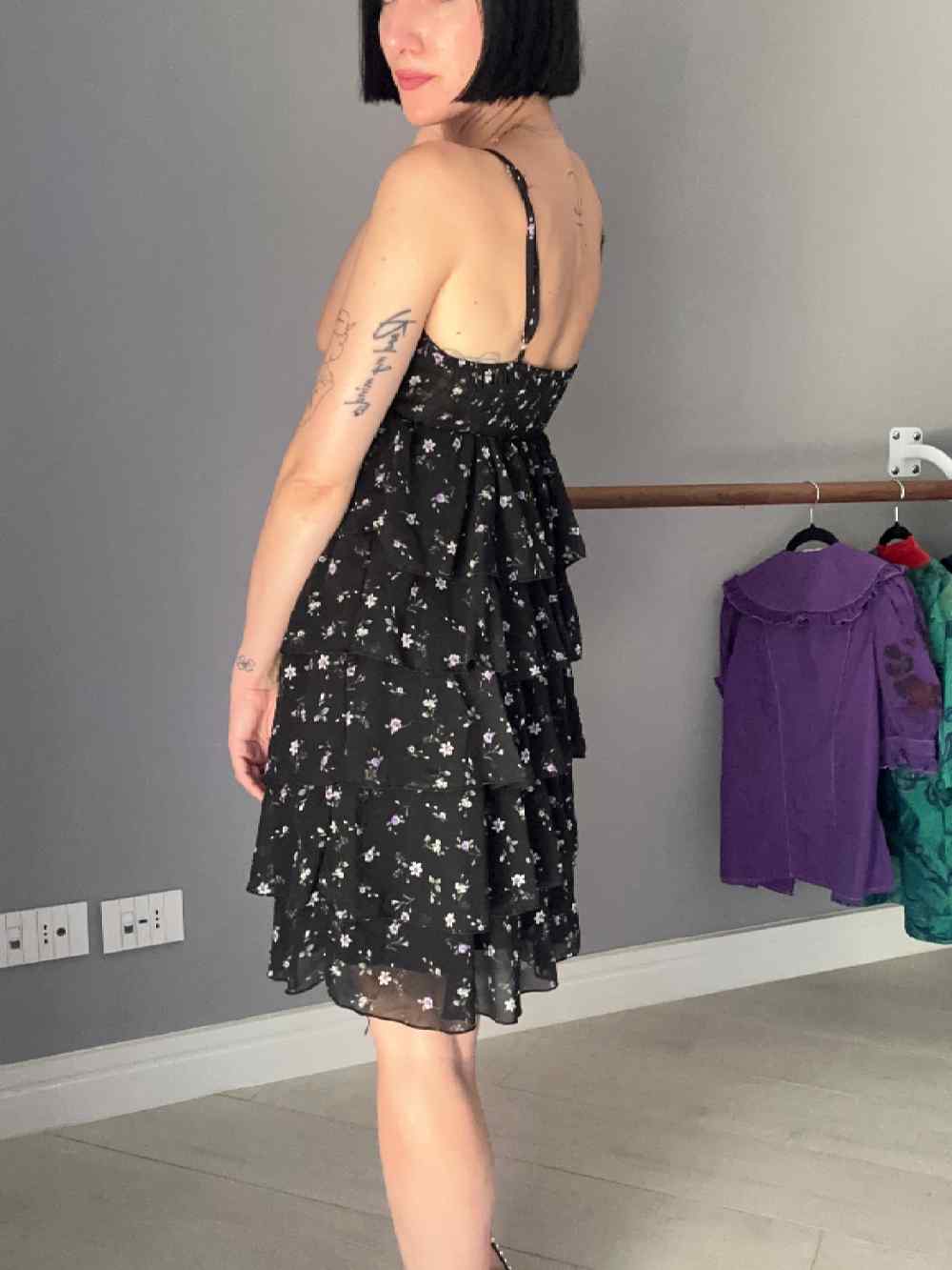 Abito a fiori con balze