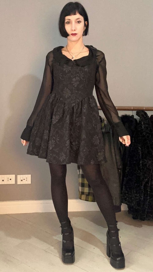 Abito nero con corpetto