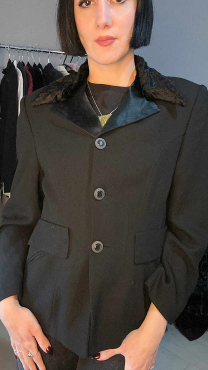 Blazer con collo in pelliccia