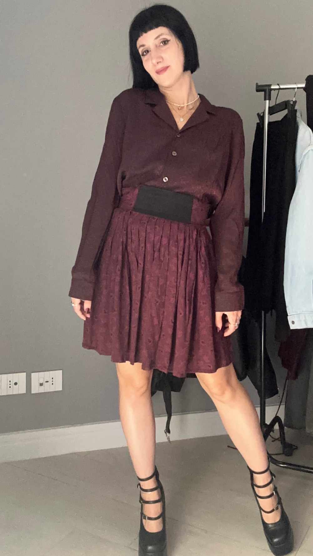 Camicia bordeaux con ricami