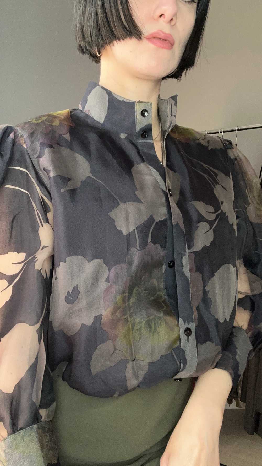 Camicia dark flowers