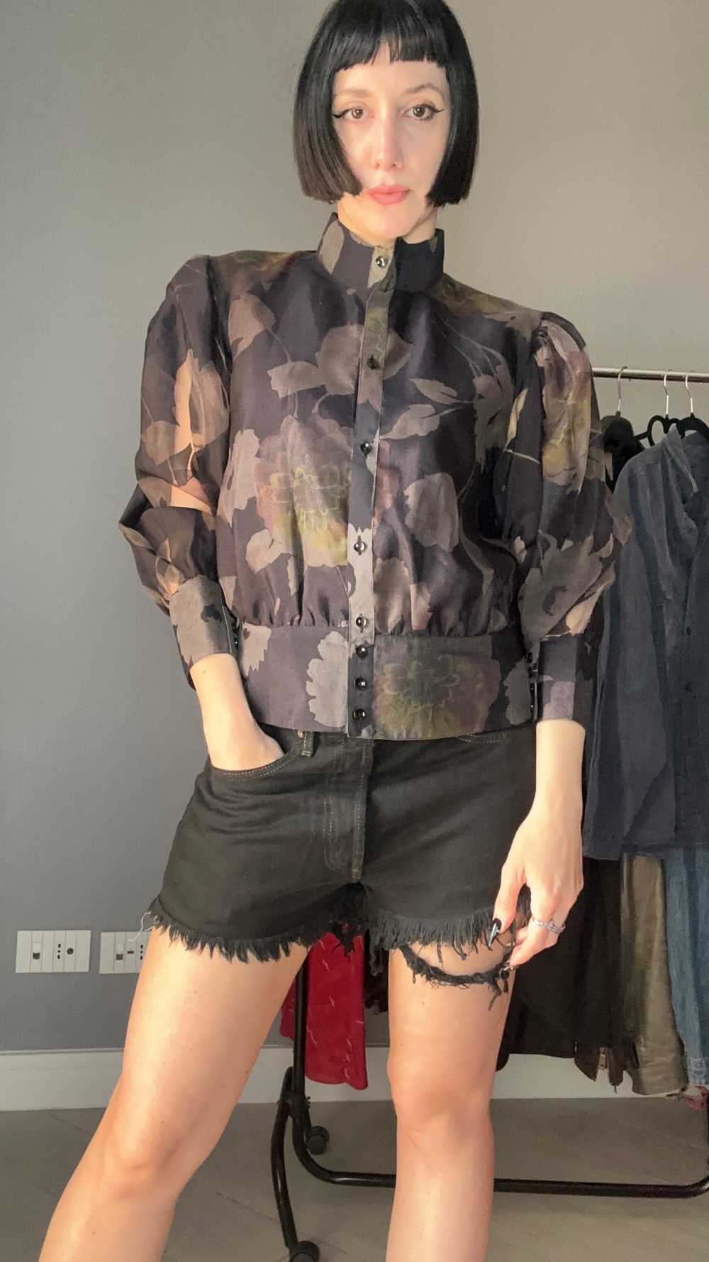 Camicia dark flowers