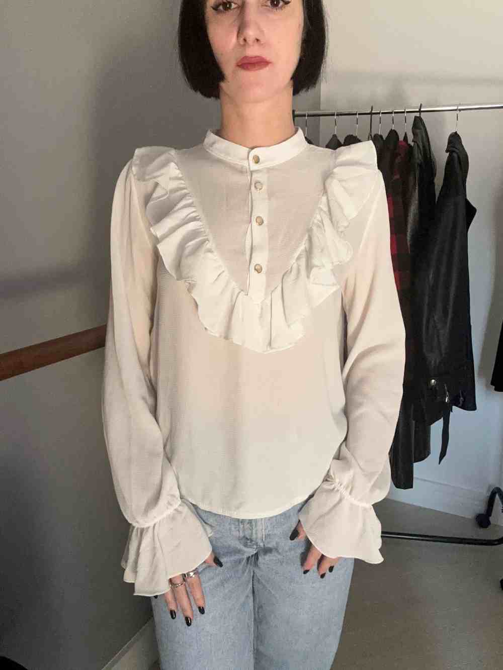 Shirt with ruffles
