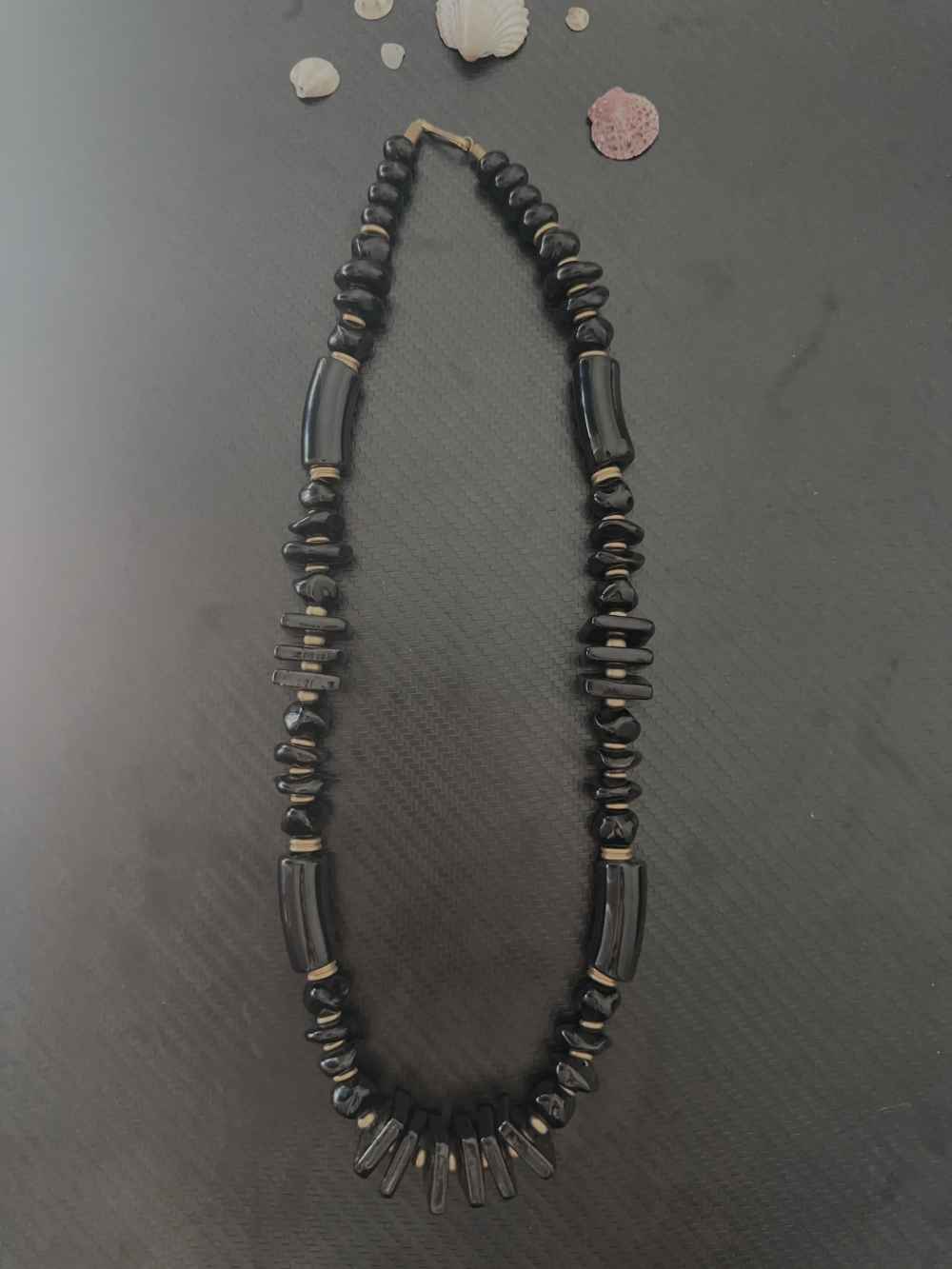 Collana lunga pietre nere