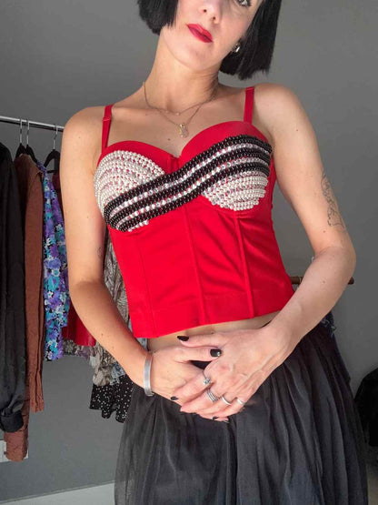 Corpetto rosso con perline