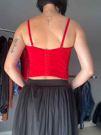 Corpetto rosso con perline