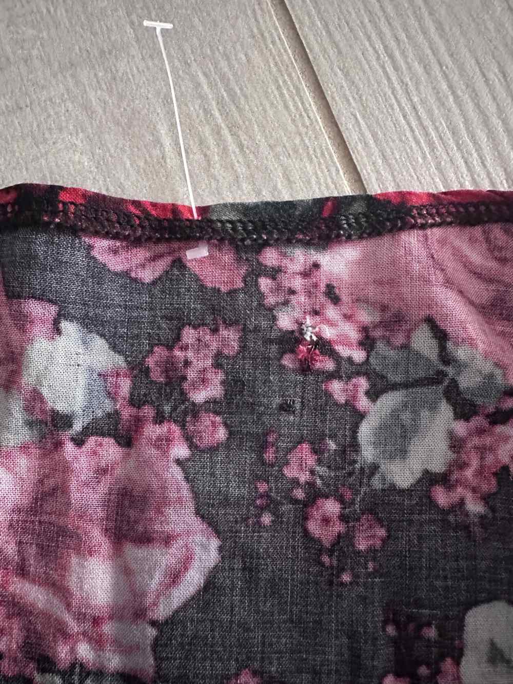 Abito corto con rose