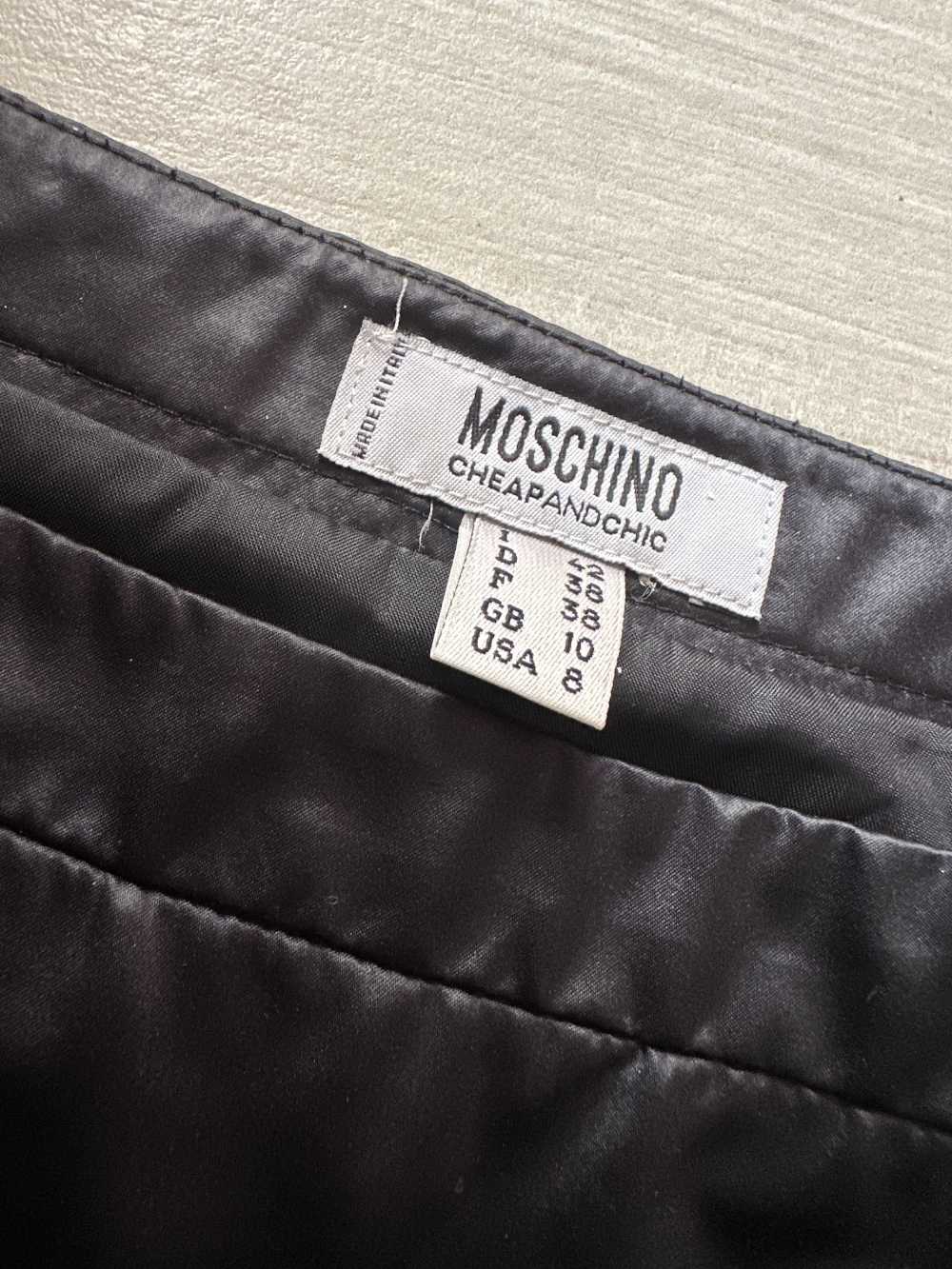 Gonna Moschino