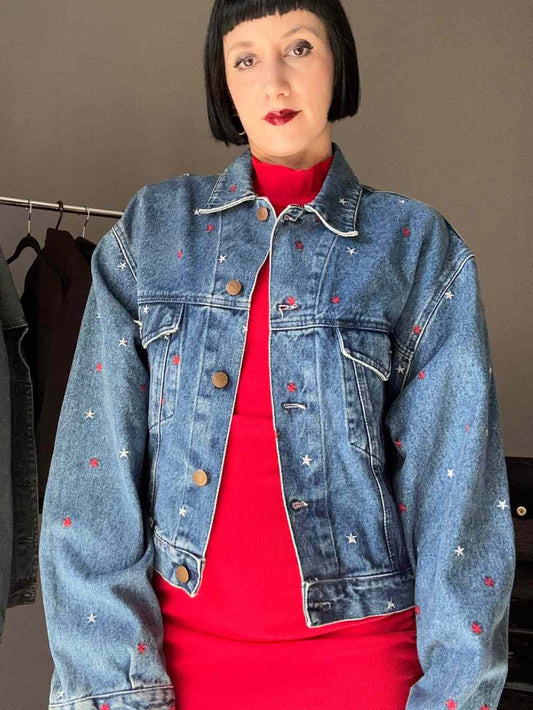 Giubbotto di jeans con stelle