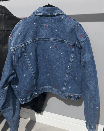 Giubbotto di jeans con stelle