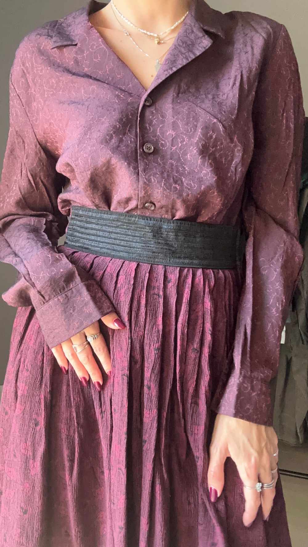 Camicia bordeaux con ricami