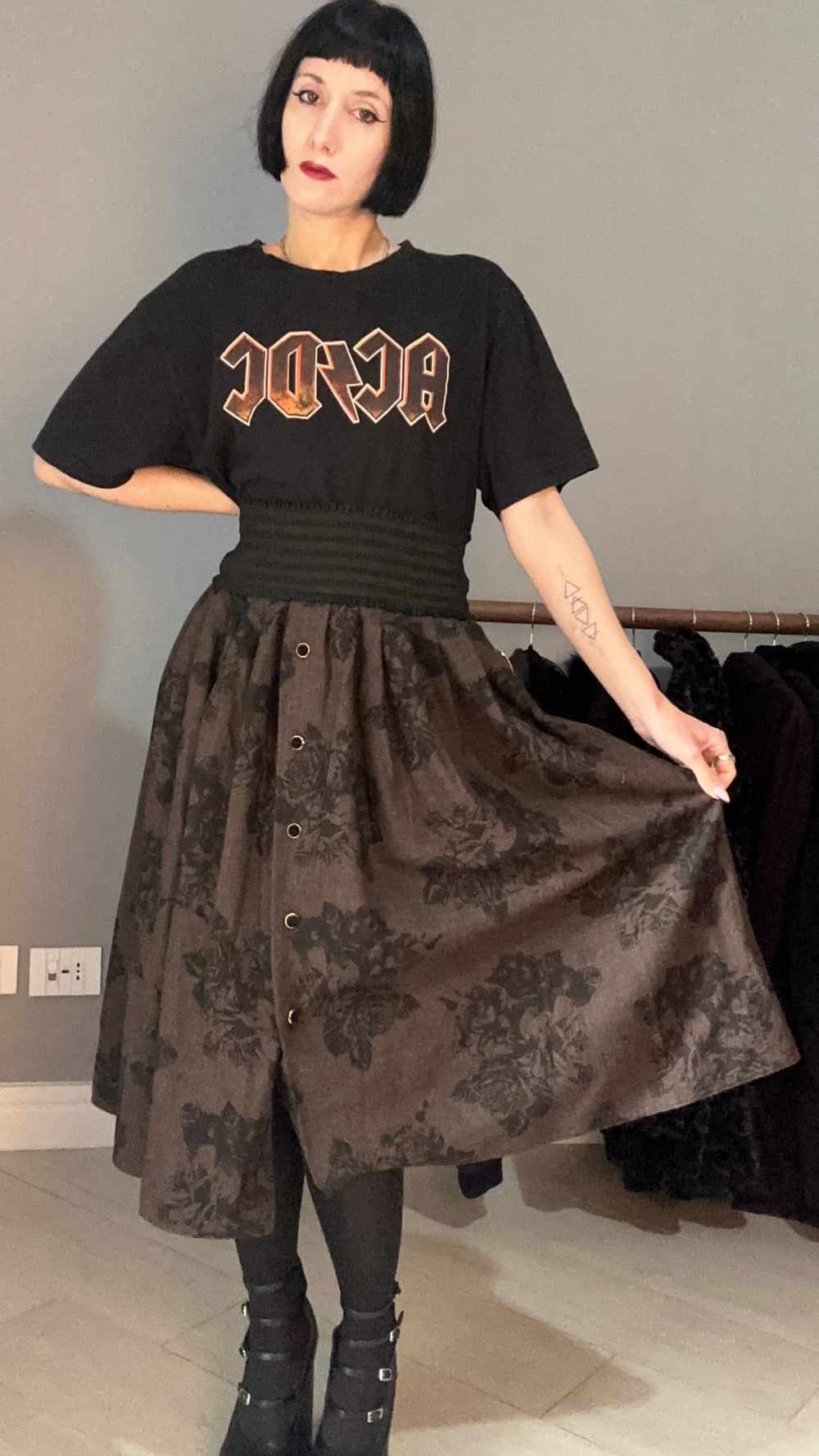 Gonna marrone anni '80