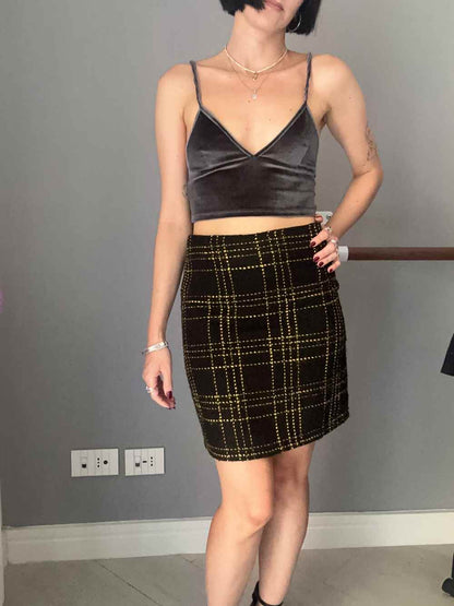 Gonna tweed nera con quadri gialli