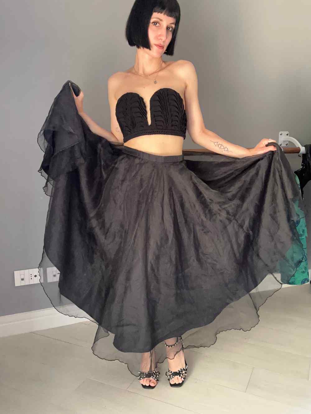 Gonna nera in organza