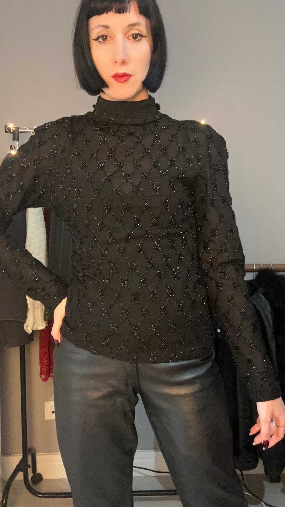 Maglia mesh e brillantini