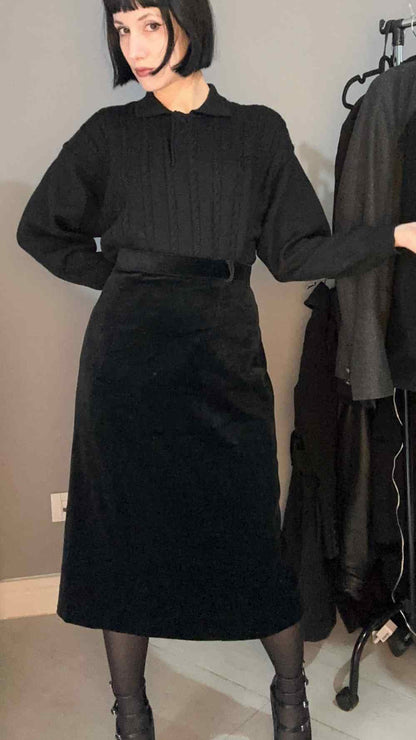 Maglione nero con colletto