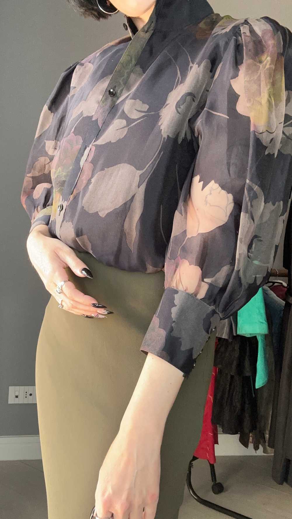 Camicia dark flowers