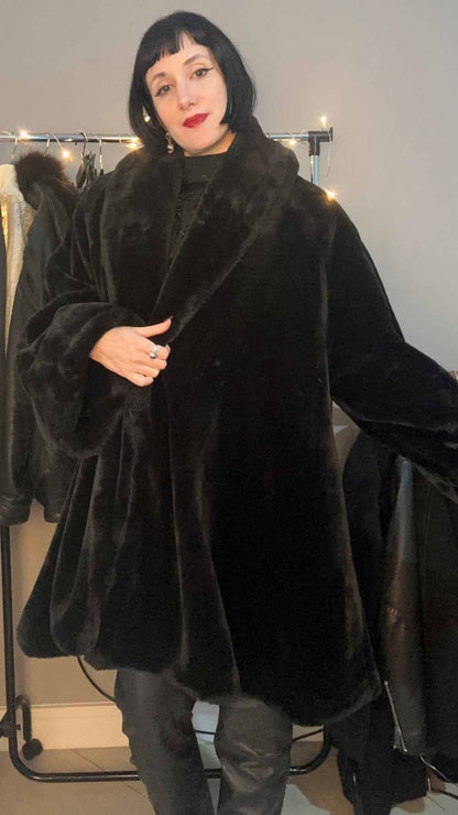 Pelliccia sintetica nera
