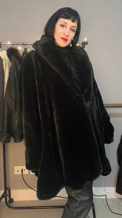 Pelliccia sintetica nera