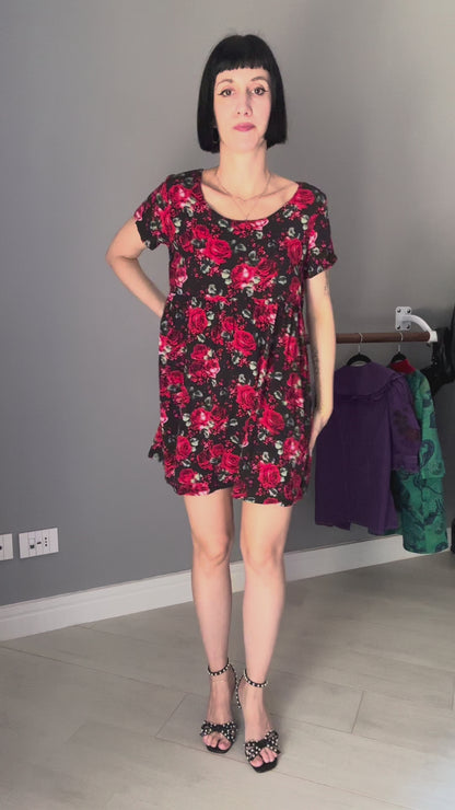 Abito corto con rose