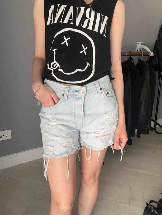Shorts Levi’s chiaro con strappi