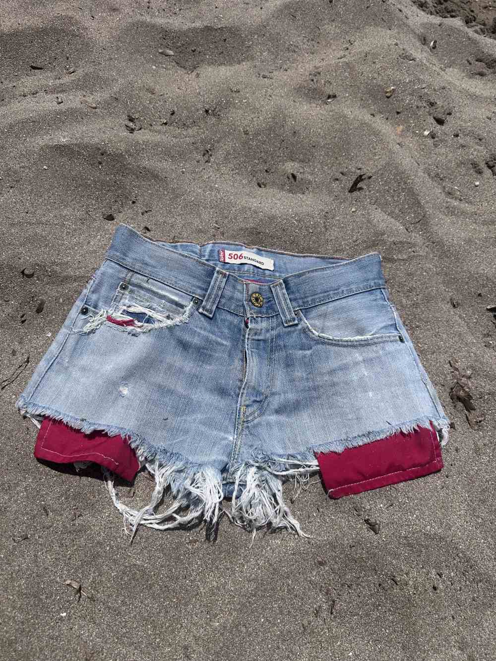 Shorts Levi’s con tasche rosse