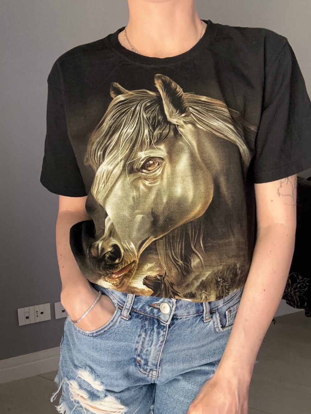 T-shirt horse