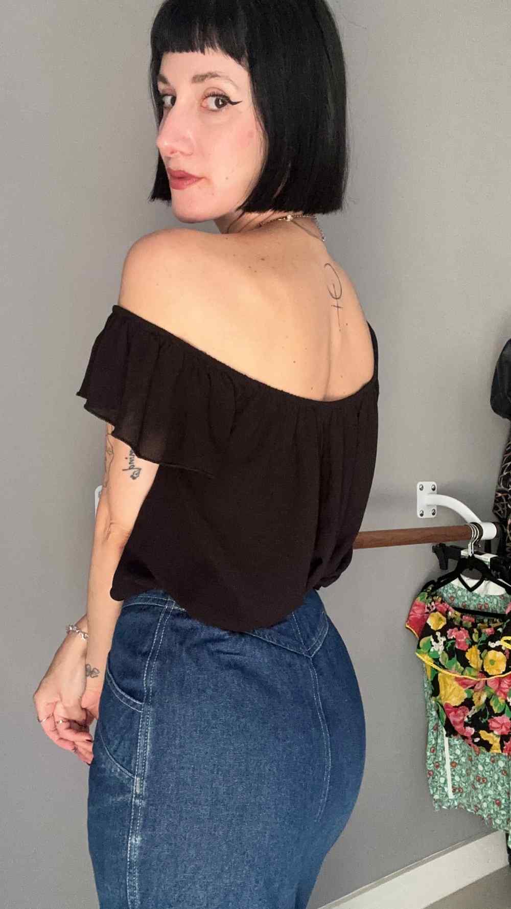 Top con scollo bardot